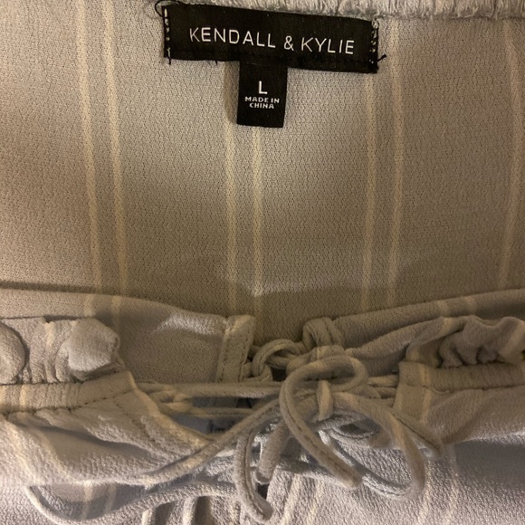 Of the shoulder shirt - Picture 2 of 2